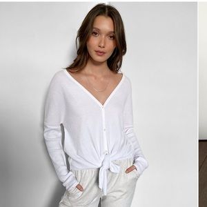 Aritzia Babaton Taurus longsleeve